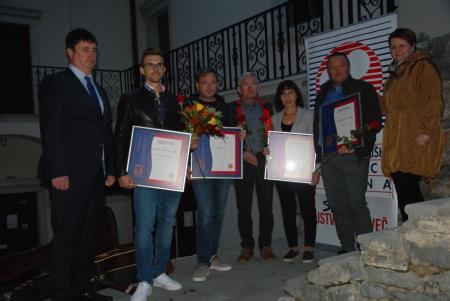 Prejemniki posebnih priznanj in priznanja za mladega obrtnika. Foto: Olga Knez